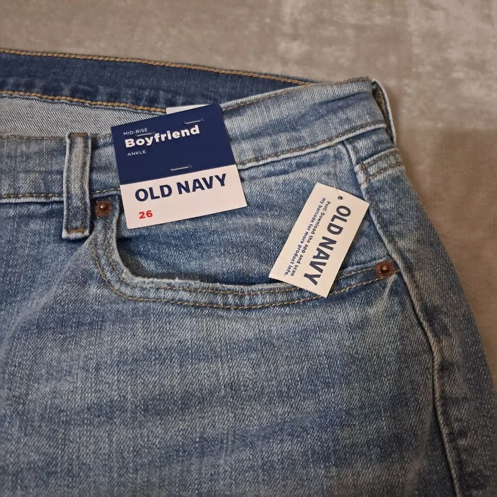 Old Navy Women's Mid Rise Boyfriend Loose Blue Ankle Jeans Size 26 NWT
